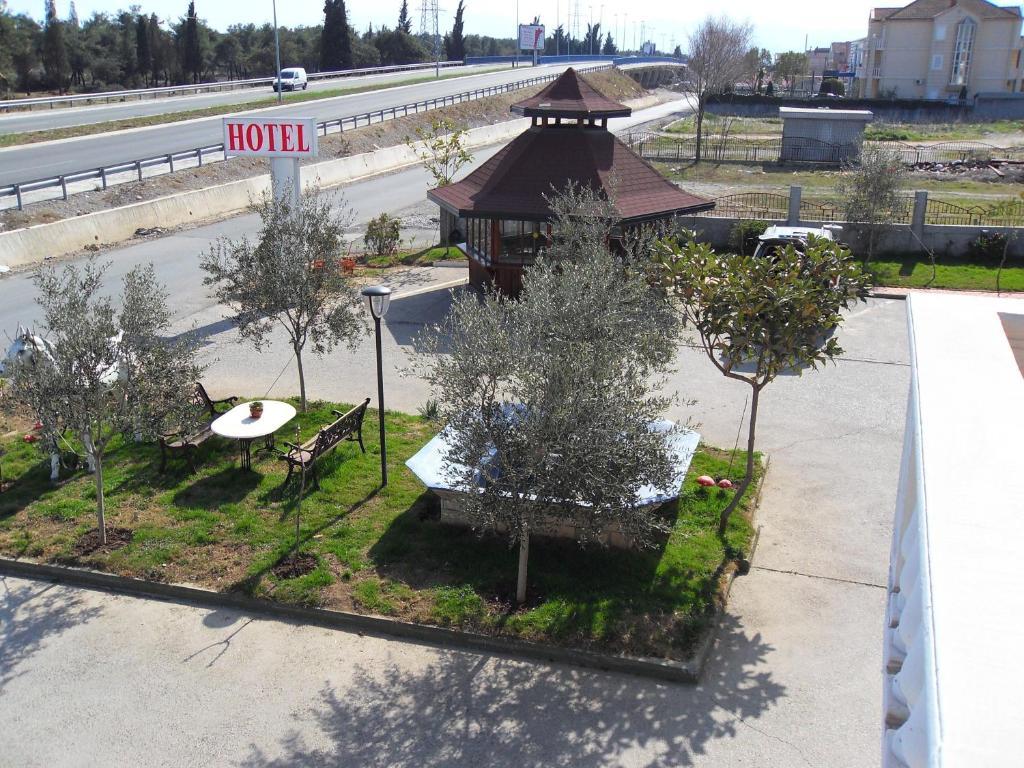 Hotel Lovcen Podgorica Exterior photo