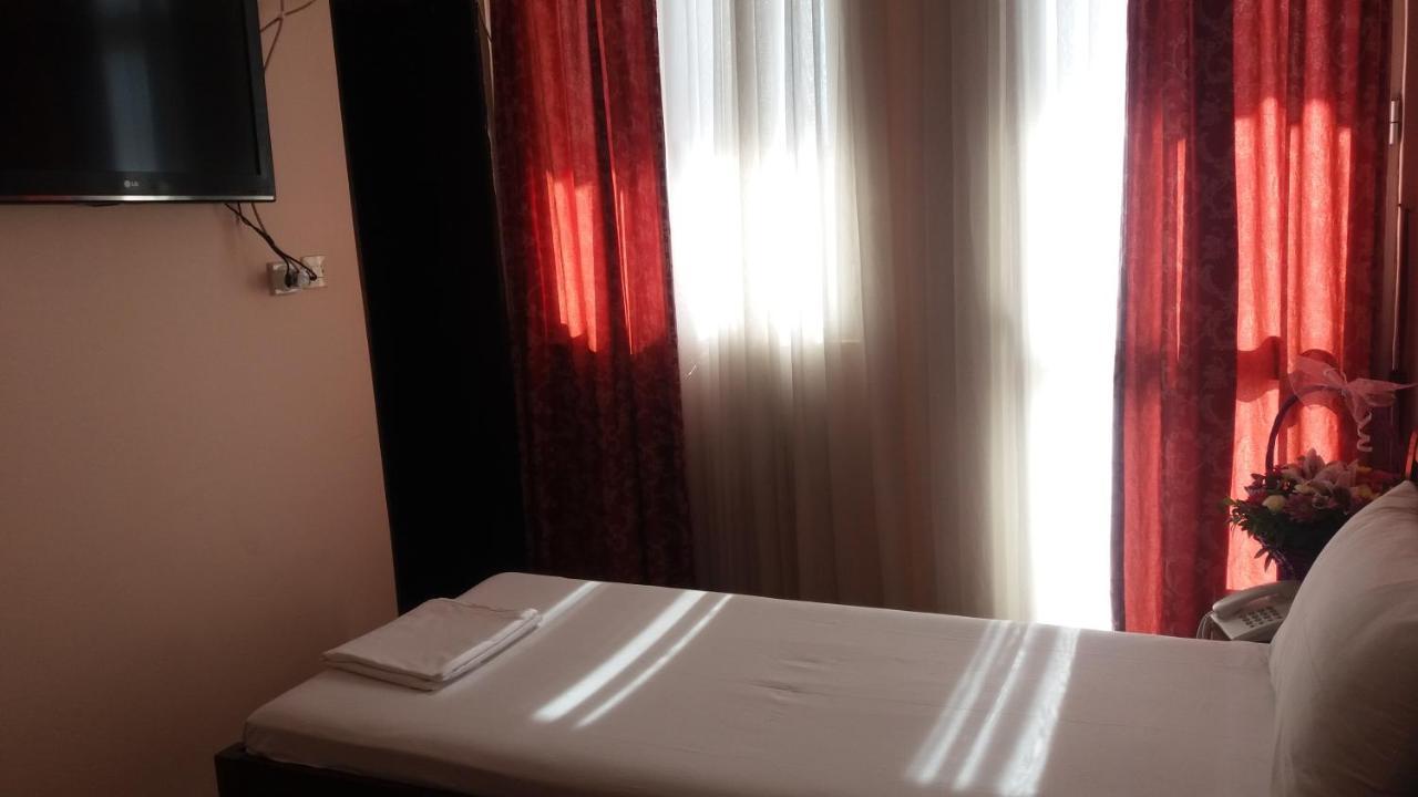 Hotel Lovcen Podgorica Exterior photo